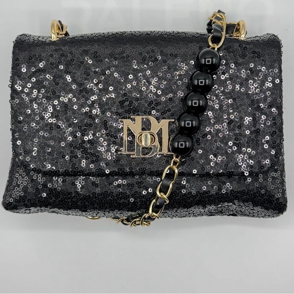 Badgley Mischka Handbags - Badgley Mischka black sequined crossbody bag